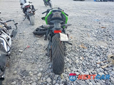 Czwarte zdjęcie samochodu z boku: 2024 KAWASAKI EX650 P VIN:ML5EXEP16RDAC5478 - miniatura