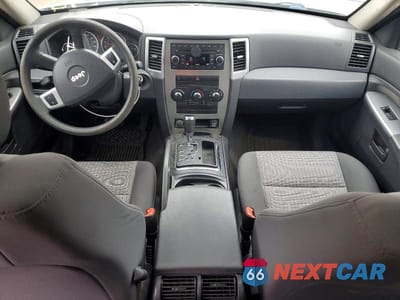 Zdjęcie 8 z 13 samochodu: 2008 JEEP GRAND CHEROKEE LAREDO VIN:1J8GR48K68C197387 - miniatura