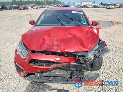 Piąte zdjęcie samochodu w środku: 2019 KIA FORTE LXS VIN:3KPF24AD0KE099149 - miniatura