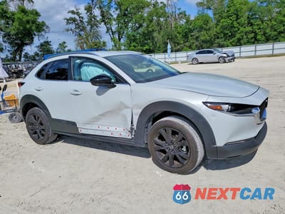 Czwarte zdjęcie samochodu z boku: 2025 MAZDA CX-30 SELECT VIN:3MVDMBBM2SM811055 - miniatura