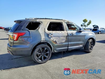 Trzecie zdjęcie samochodu z tyłu: 2017 FORD EXPLORER XLT VIN:1FM5K8D89HGB41369 - miniatura