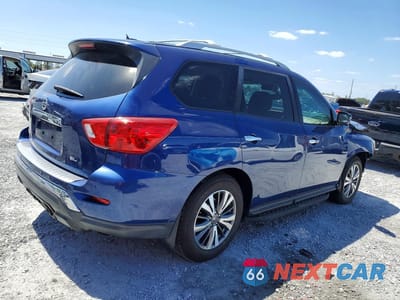 Trzecie zdjęcie samochodu z tyłu: 2017 NISSAN PATHFINDER SL VIN:5N1DR2MN3HC643327 - miniatura