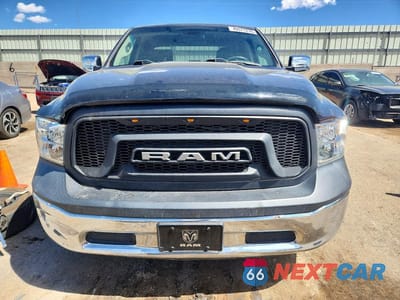 Piąte zdjęcie samochodu w środku: 2017 RAM 1500 ST VIN:1C6RR6FG4HS524621 - miniatura