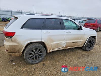 Trzecie zdjęcie samochodu z tyłu: 2018 JEEP GRAND CHEROKEE LAREDO VIN:1C4RJFAG6JC405119 - miniatura