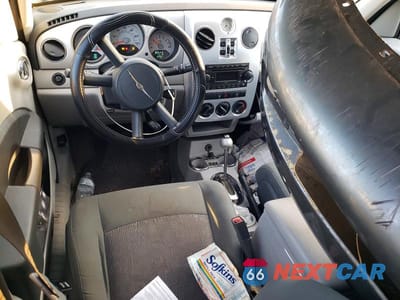 Zdjęcie 8 z 13 samochodu: 2010 CHRYSLER PT CRUISER VIN:3A4GY5F9XAT185411 - miniatura