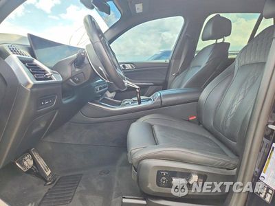 Zdjęcie 7 z 13 samochodu: 2025 BMW X5 M60I VIN:5UX33EU04S9Y07601 - miniatura