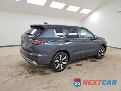 Trzecie zdjęcie samochodu z tyłu: 2025 MITSUBISHI OUTLANDER SE VIN:JA4J4VA86SZ038383 - miniatura