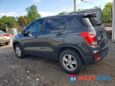 Drugie zdjęcie samochodu z przodu: 2019 CHEVROLET TRAX LS VIN:3GNCJNSB0KL259834 - miniatura