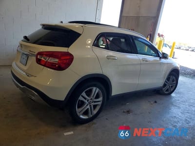 Trzecie zdjęcie samochodu z tyłu: 2019 MERCEDES-BENZ GLA 250 4MATIC VIN:WDCTG4GB8KU013978 - miniatura