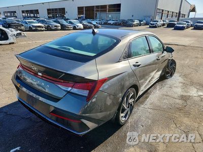 Trzecie zdjęcie samochodu z tyłu: 2025 HYUNDAI ELANTRA SEL SPORT VIN:KMHLM4DGXSU975208 - miniatura