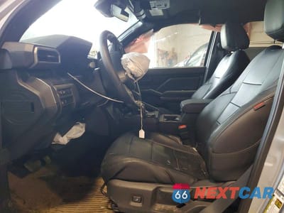 Zdjęcie 7 z 12 samochodu: 2025 TOYOTA TACOMA SR5 VIN:3TMLB5JN7SM149987 - miniatura