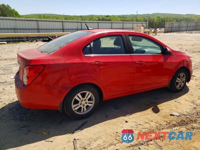 Trzecie zdjęcie samochodu z tyłu: 2014 CHEVROLET SONIC LT VIN:1G1JC5SH2E4232216 - miniatura