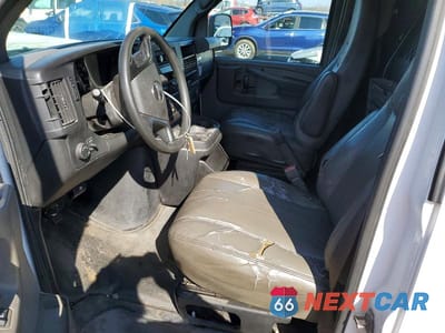 Zdjęcie 7 z 13 samochodu: 2015 GMC SAVANA G2500 UTILITY / SERVICE VAN VIN:1GTW7GCG9F1253098 - miniatura