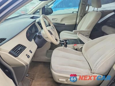 Zdjęcie 7 z 13 samochodu: 2014 TOYOTA SIENNA LE 8-PASSENGER VIN:5TDKK3DC0ES444122 - miniatura