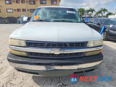 Piąte zdjęcie samochodu w środku: 2001 CHEVROLET SILVERADO C1500 VIN:1GCEC19W51Z295734 - miniatura