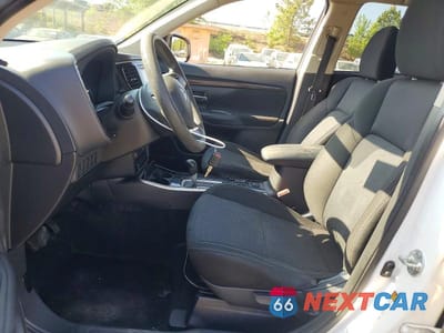 Zdjęcie 7 z 12 samochodu: 2019 MITSUBISHI OUTLANDER ES VIN:JA4AD2A37KZ017075 - miniatura