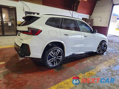 Trzecie zdjęcie samochodu z tyłu: 2026 BMW X1 M35I VIN:WBX13EF09T5606150 - miniatura