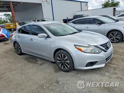 Czwarte zdjęcie samochodu z boku: 2018 NISSAN ALTIMA 2.5 SV VIN:1N4AL3APXJC214718 - miniatura