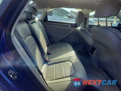 Zdjęcie 10 z 12 samochodu: 2017 VOLKSWAGEN PASSAT SE VIN:1VWBT7A32HC055087 - miniatura