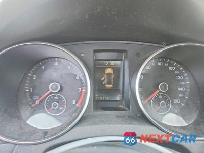 Zdjęcie 9 z 12 samochodu: 2013 VOLKSWAGEN GTI VIN:WVWGD7AJ0DW138630 - miniatura