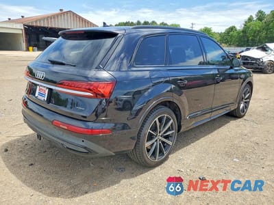 Trzecie zdjęcie samochodu z tyłu: 2020 AUDI Q7 PRESTIGE VIN:WA1VXAF78LD011654 - miniatura