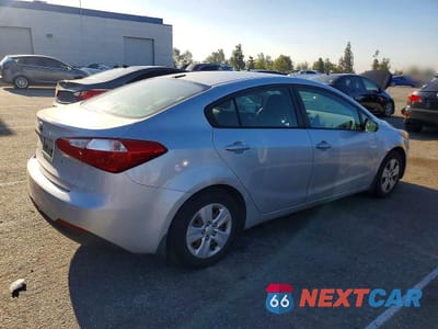Trzecie zdjęcie samochodu z tyłu: 2015 KIA FORTE LX VIN:KNAFK4A69F5344403 - miniatura