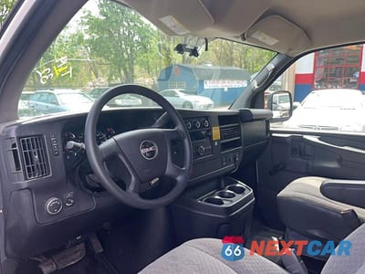 Zdjęcie 9 z 10 samochodu: 2013 GMC SAVANA G2500 VIN:1GTW7FCB6D1180204 - miniatura