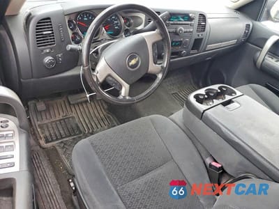 Zdjęcie 8 z 11 samochodu: 2008 CHEVROLET SILVERADO K1500 VIN:2GCEK190481192712 - miniatura