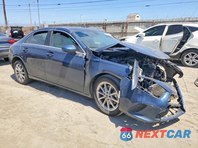 Czwarte zdjęcie samochodu z boku: 2022 MERCEDES-BENZ A 220 VIN:W1K3G4EBXNJ357638 - miniatura