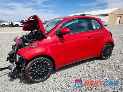 2024 FIAT 500 E RED ZFAFFAA41RX204057 - główne zdjęcie licytacji z USA - miniatura