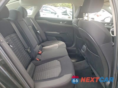 Zdjęcie 10 z 12 samochodu: 2025 KIA K5 LXS VIN:KNAG24J72S5357212 - miniatura