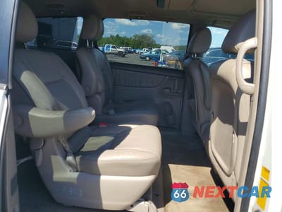Zdjęcie 11 z 13 samochodu: 2010 TOYOTA SIENNA XLE LIMITED VIN:5TDYK4CC3AS298956 - miniatura
