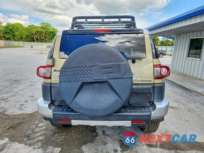 Zdjęcie 6 z 13 samochodu: 2012 TOYOTA FJ CRUISER BASE VIN:JTEBU4BF4CK145682 - miniatura