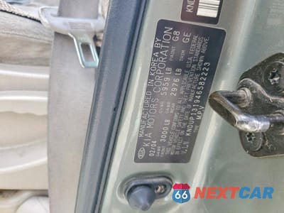 Zdjęcie 13 z 13 samochodu: 2004 KIA SEDONA LX VIN:KNDUP131946582223 - miniatura