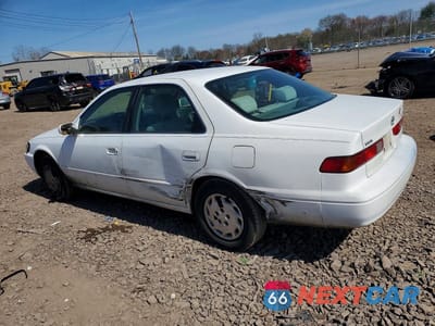 Drugie zdjęcie samochodu z przodu: 1997 TOYOTA CAMRY LE VIN:4T1BG22K0VU802090 - miniatura