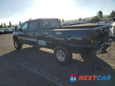 Drugie zdjęcie samochodu z przodu: 2005 CHEVROLET SILVERADO K2500 HEAVY DUTY VIN:1GCHK23245F855813 - miniatura