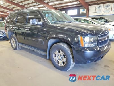 Czwarte zdjęcie samochodu z boku: 2009 CHEVROLET TAHOE K1500 LT VIN:1GNFK230X9R241818 - miniatura