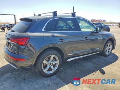 Trzecie zdjęcie samochodu z tyłu: 2021 AUDI Q5 PREMIUM VIN:WA1AAAFY0M2022539 - miniatura