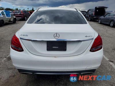 Zdjęcie 6 z 12 samochodu: 2015 MERCEDES-BENZ C 300 4MATIC VIN:55SWF4KBXFU029111 - miniatura