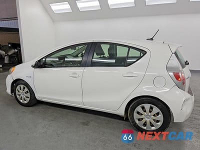 Drugie zdjęcie samochodu z przodu: 2012 TOYOTA PRIUS C THREE VIN:JTDKDTB38C1026463 - miniatura