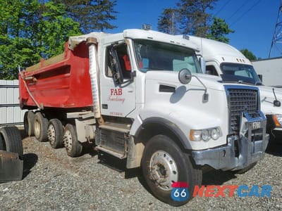 2019 VOLVO VHD DUMP TRUCK 4V5K99DH5KN207475 - główne zdjęcie licytacji z USA - miniatura