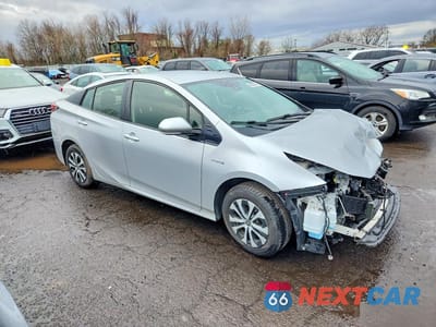 Czwarte zdjęcie samochodu z boku: 2019 TOYOTA PRIUS XLE AWD-E VIN:JTDL9RFU3K3010279 - miniatura