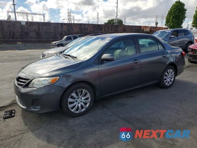 2013 TOYOTA COROLLA LE 2T1BU4EE7DC952952 - główne zdjęcie licytacji z USA - miniatura