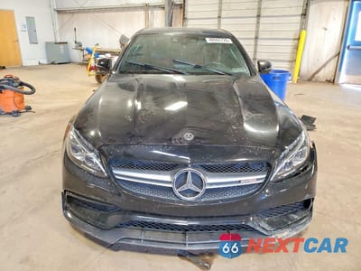 Piąte zdjęcie samochodu w środku: 2018 MERCEDES-BENZ C 63 AMG-S VIN:55SWF8HB8JU248303 - miniatura
