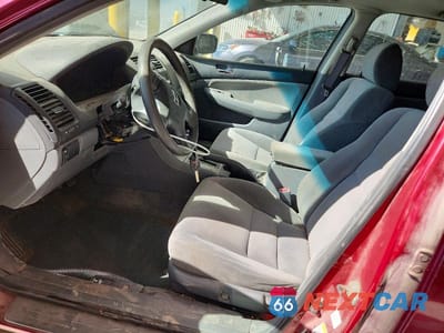 Zdjęcie 7 z 12 samochodu: 2005 HONDA ACCORD EX VIN:1HGCM56745A001626 - miniatura