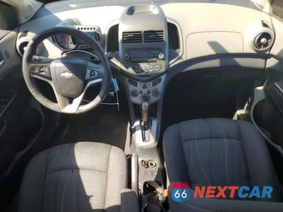 Zdjęcie 8 z 12 samochodu: 2015 CHEVROLET SONIC LT VIN:1G1JC5SG5F4111530 - miniatura