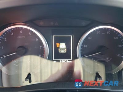 Zdjęcie 9 z 12 samochodu: 2019 TOYOTA HIGHLANDER LE VIN:5TDBZRFH9KS932049 - miniatura