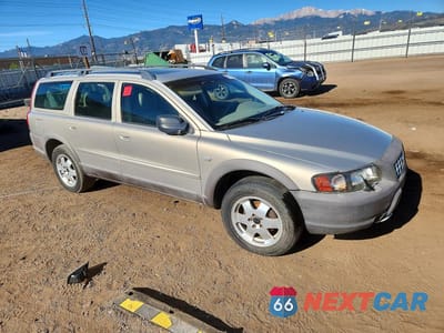 Czwarte zdjęcie samochodu z boku: 2001 VOLVO V70 XC VIN:YV1SZ58D211046843 - miniatura
