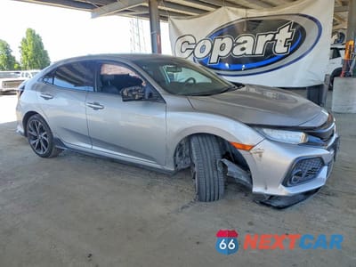 Czwarte zdjęcie samochodu z boku: 2018 HONDA CIVIC SPORT TOURING VIN:SHHFK7H9XJU428191 - miniatura