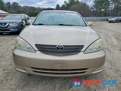Piąte zdjęcie samochodu w środku: 2002 TOYOTA CAMRY XLE V6 VIN:4T1BF30K62U512248 - miniatura